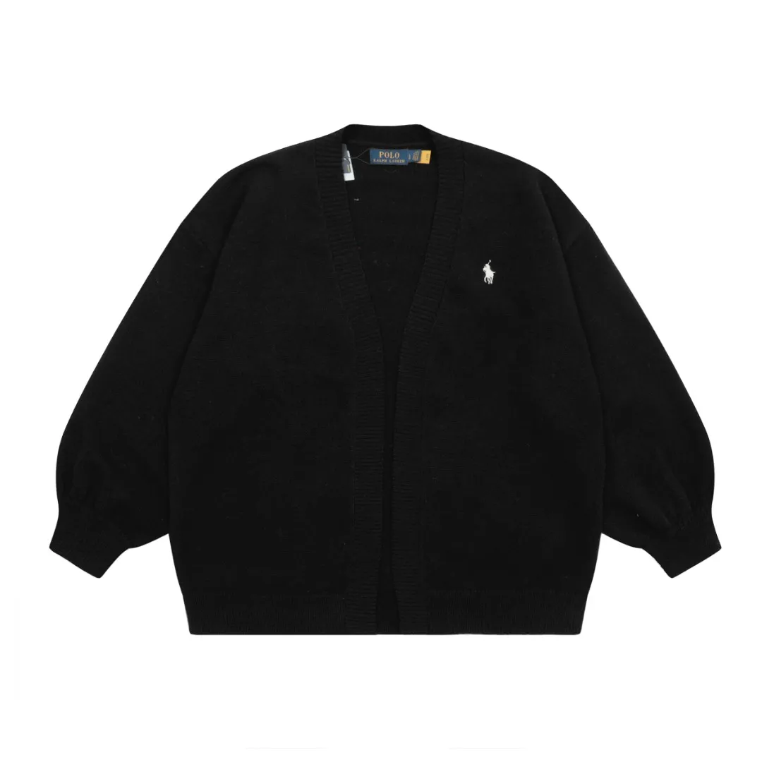 P220 Top quality" Style number: DS016# [Ralph Lauren V-neck solid color pony embroidered logo wool velvet knitted shawl cardigan] ✅Ralph Lauren Lazy‌oversize style basic classic versatile ten-color shawl cardigan ✅Main supplier platform live broadcast Wholesale entities Out of stock will be replenished Not off the shelf ✅ZP quality 1:1 version Can scan the code to enter the GF website Counter quality ✅Details and quality are the only one in Guangzhou. Light luxury wool. Focus on high-end. Cost-effective. Needless to say good quality. ✅Restore the original version. Can wear 190 pounds. Loose, comfortable and stress-free. ✅Loose upper body, oversize and lazy style. Must-have style for goddess ootd. ✅Good-looking clothes are never picky. Recommended for goddess wardrobe. Taro Purple, Light Khaki, Chinese Red, Anchor Red